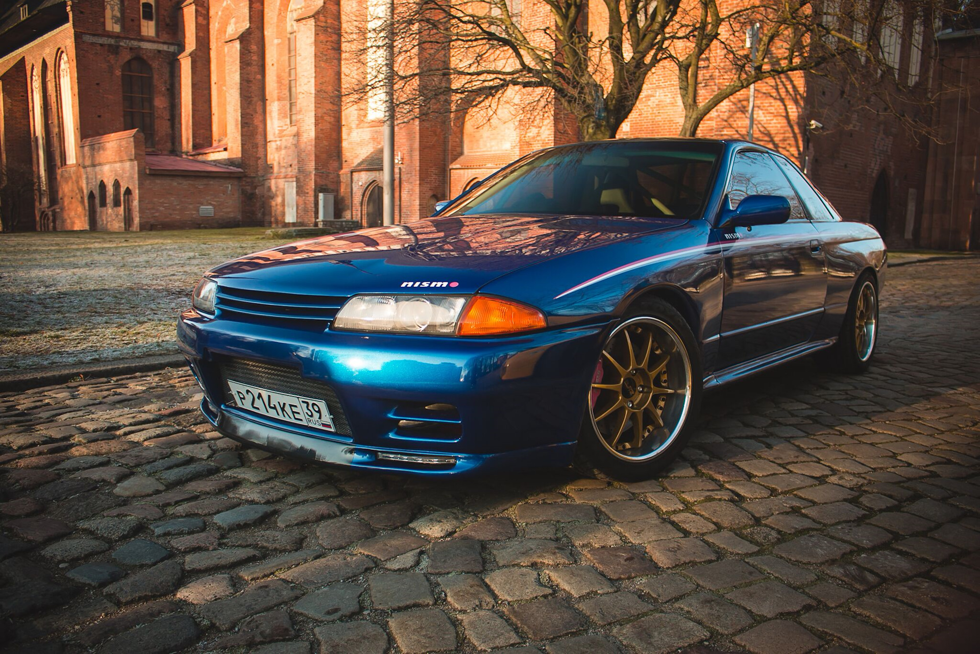 Skyline r32. Nissan Skyline r32 в России. Ниссан Скайлайн 300. Ниссан Скайлайн 92 года. Skyline r32 тюнинг синий.