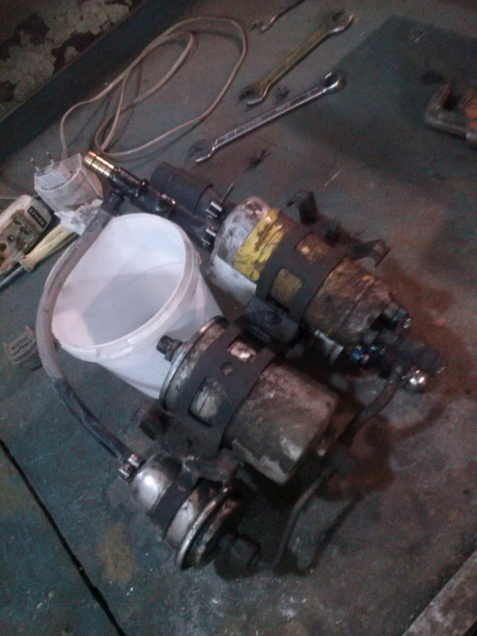 Бензонасос — Mercedes-Benz E-class (W124), 3 л, 1989 года | своими ...