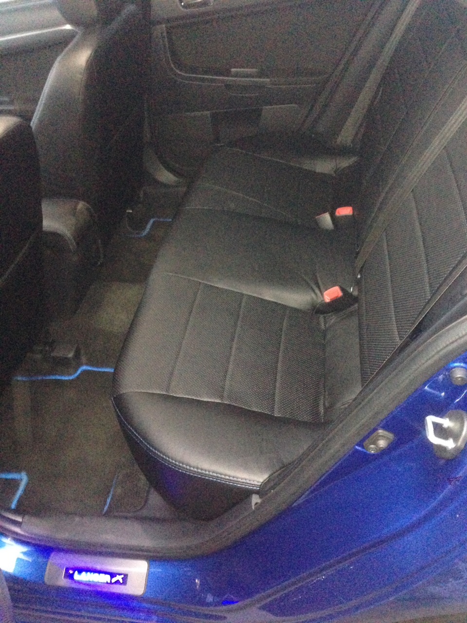 Чехлы "Автофрант", накладки на педали и коврик в багажник — Mitsubishi ...