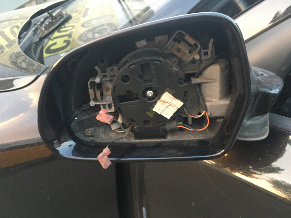 Заменил повторители поворотов в зеркалах — Skoda Octavia Mk2, 2 л ...