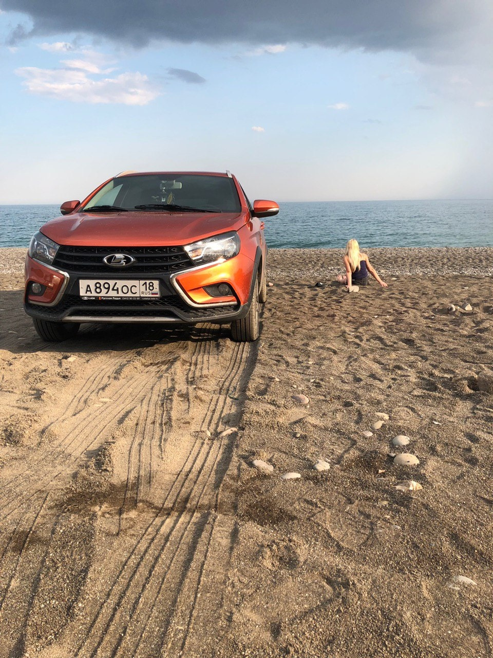 В крым на машине. Lada Vesta SW Cross. Lada Vesta SW Cross панорама люк. Vesta SW Cross off Road. Лада Веста 2013.