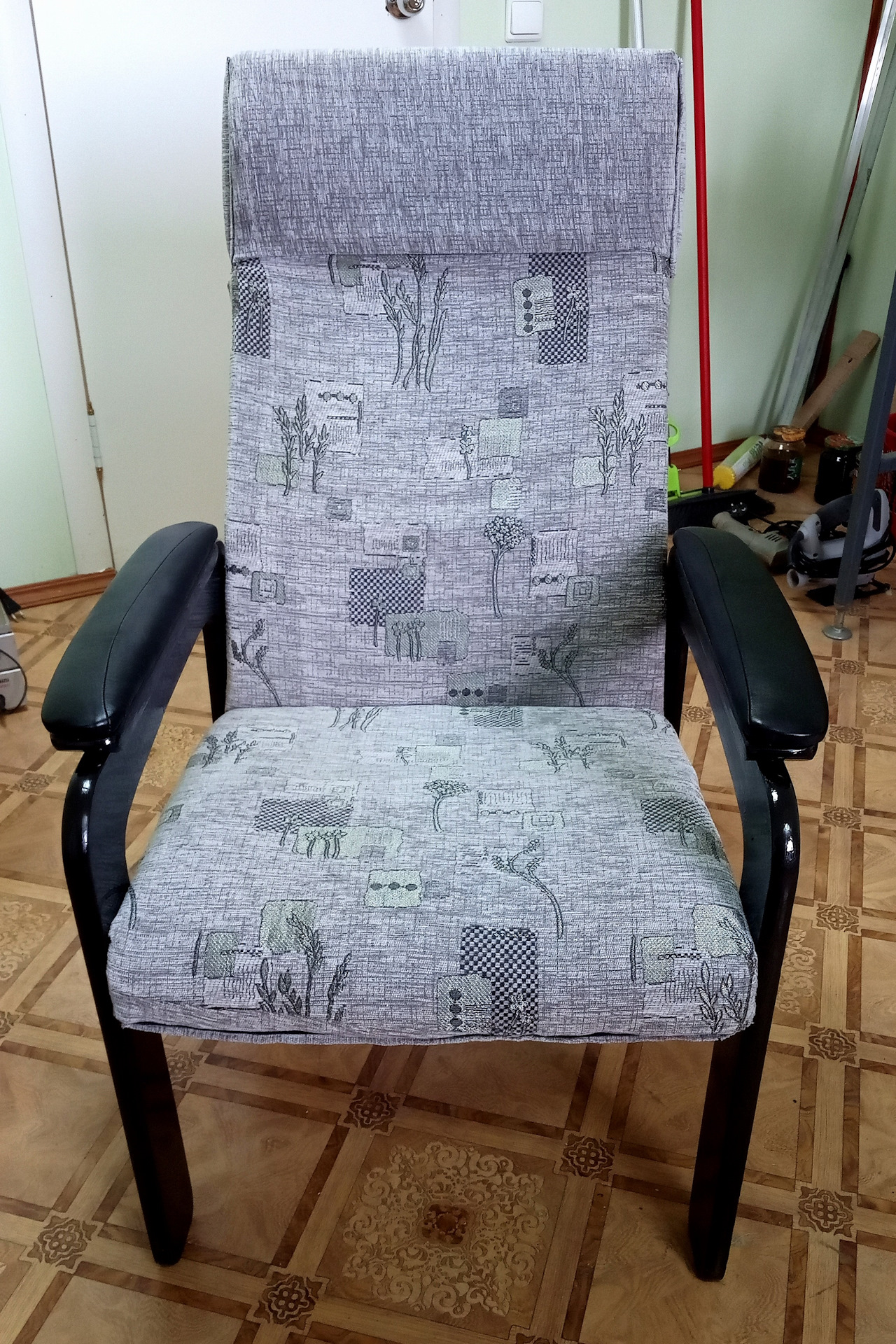 отреставрировать старое кресло самому