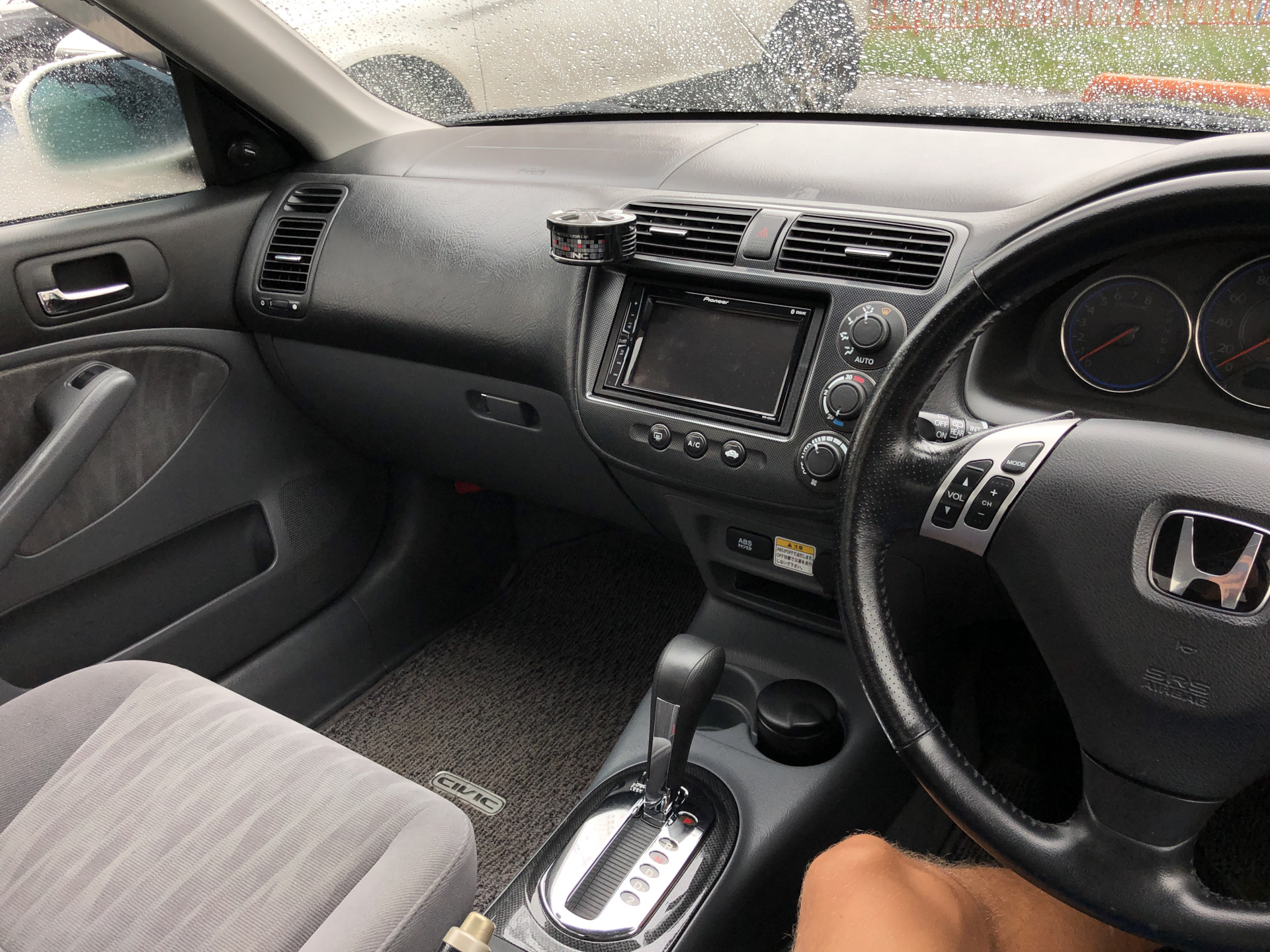 Довожу салон до максимальной комплектации — Honda Civic Ferio (7G), 1,5 ...