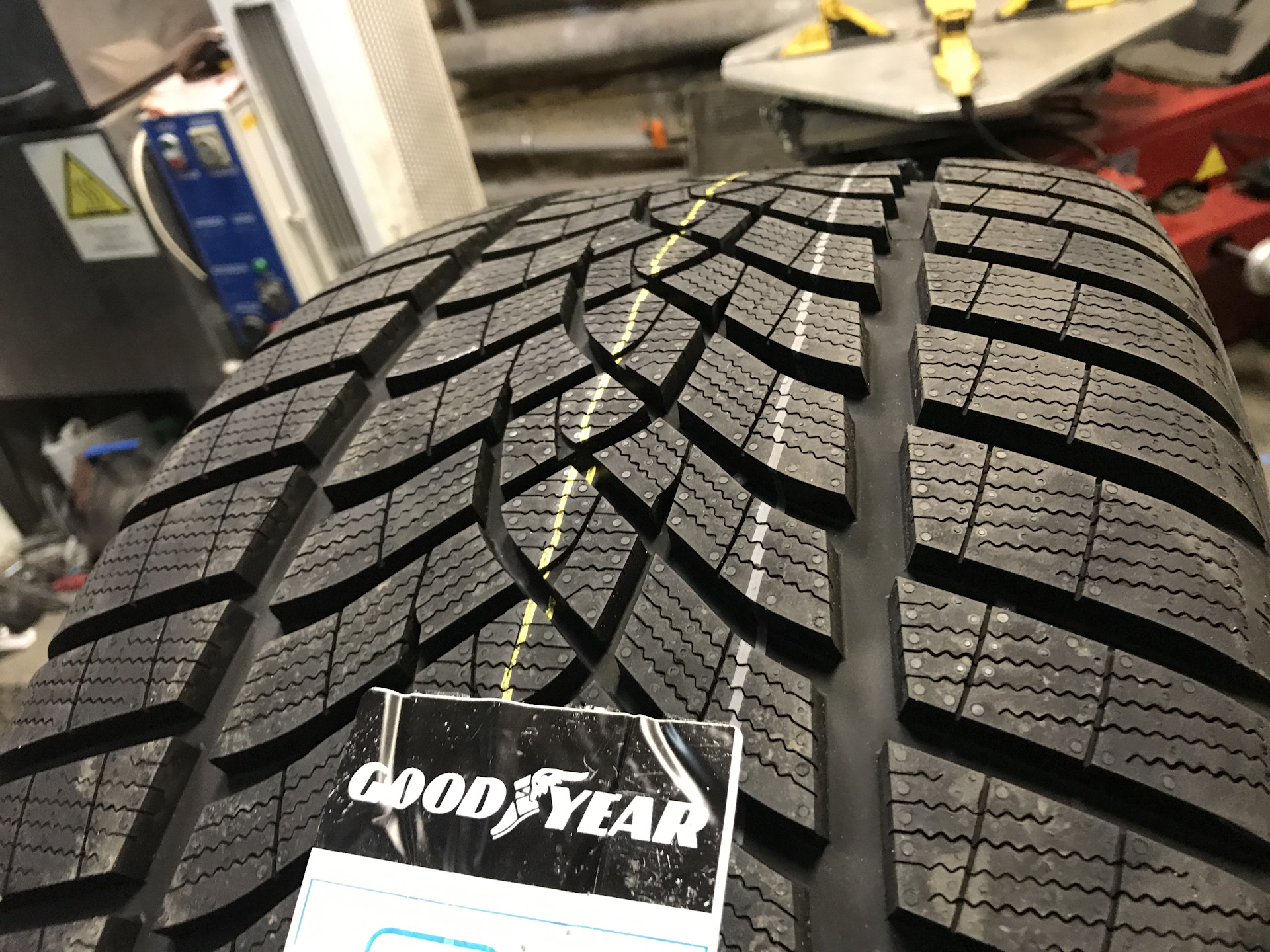 Goodyear ultragrip performance. Goodyear ULTRAGRIP Performance + r21. Goodyear ULTRAGRIP Performance 205/40 r18 86w. 275/40*22 107v Goodyear ULTRAGRIP Performance. Goodyear ULTRAGRIP Performance , 215/45 r18.