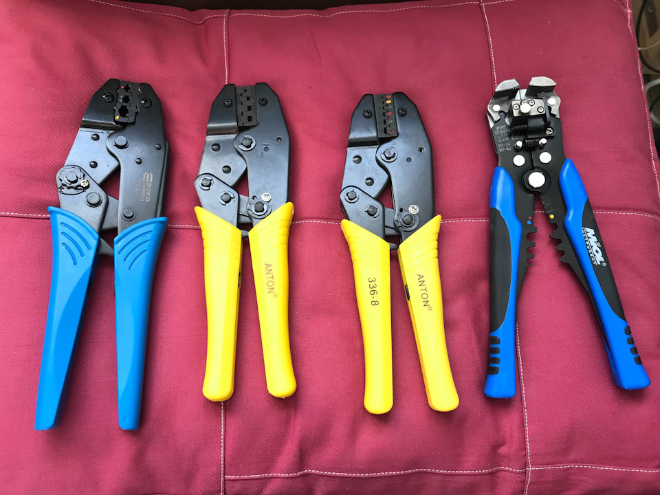 11. — BMW 7 series (E38)