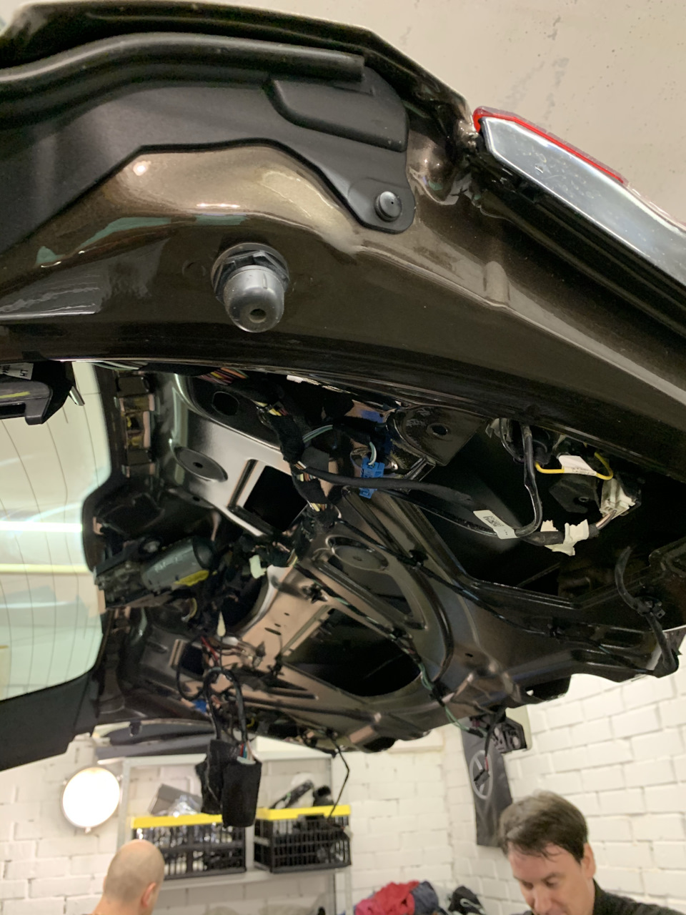 Правильное подключение шторки задней камеры — Mercedes-Benz M Class ...