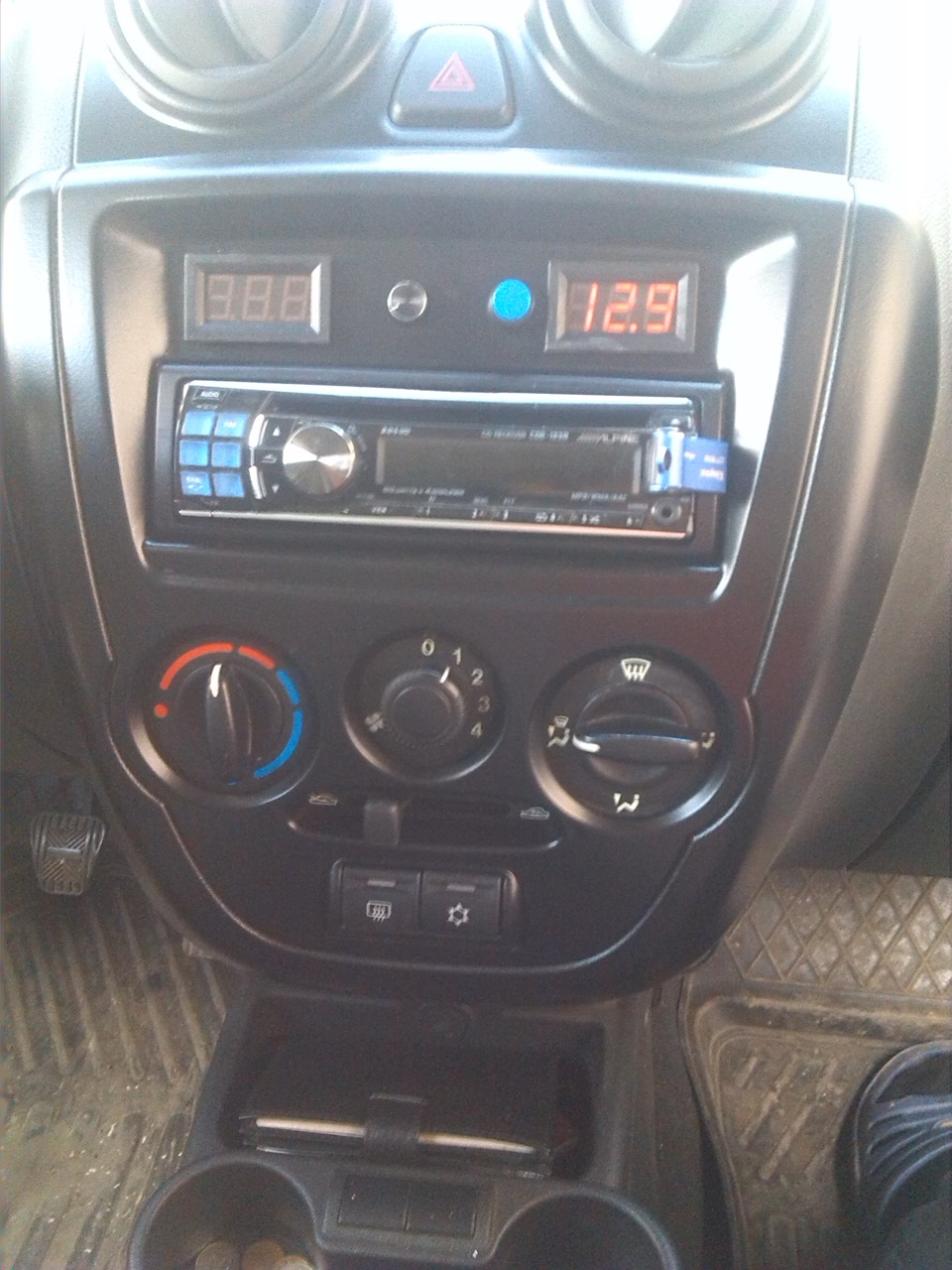 Громкий фронт(9)…вольтметры… — Lada Гранта, 1,6 л, 2013 года | автозвук ...