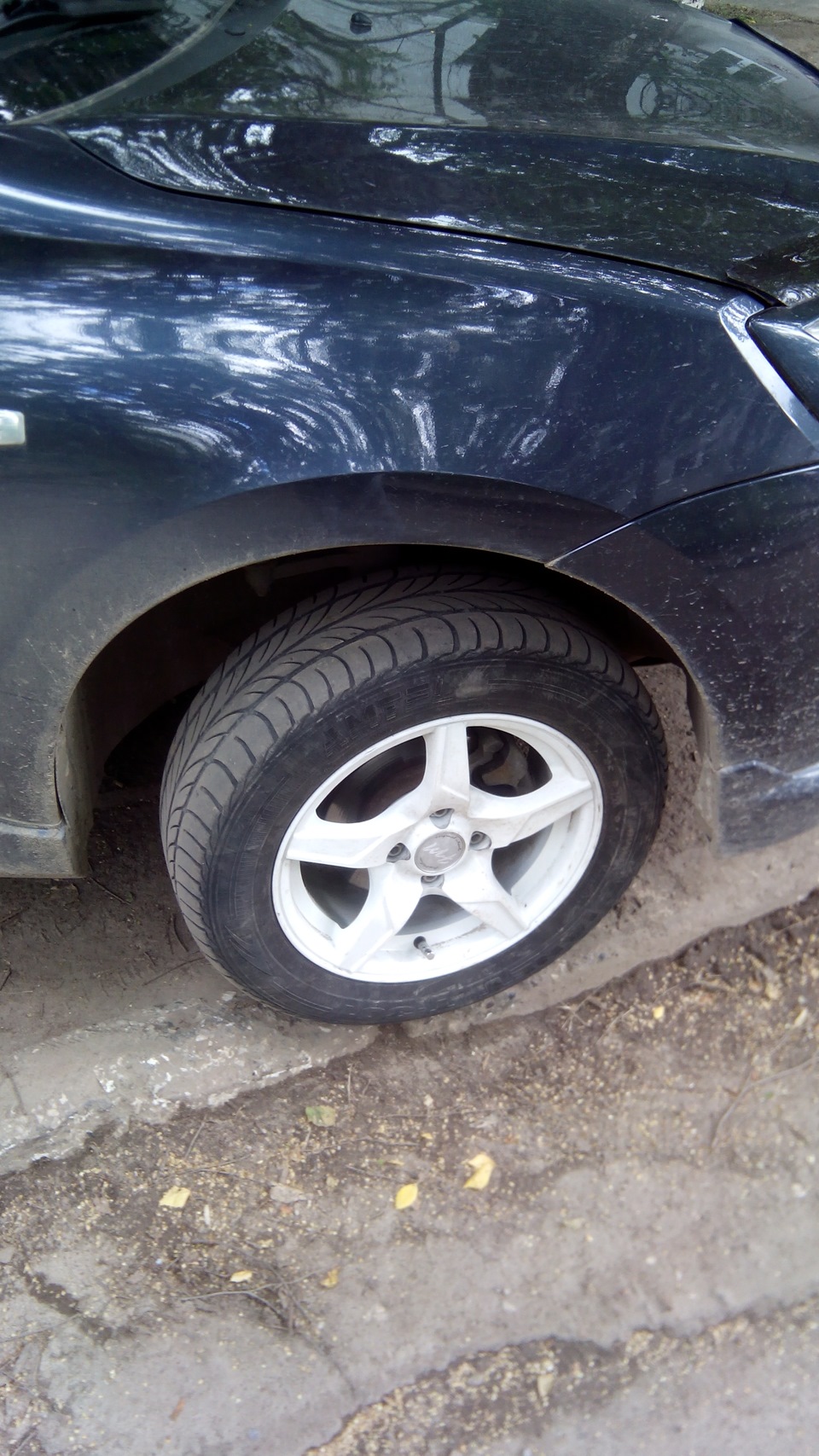 Передние на правку! — Lada Гранта, 1,6 л, 2012 года | колёсные диски ...