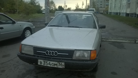 audi 100 коробка трещит