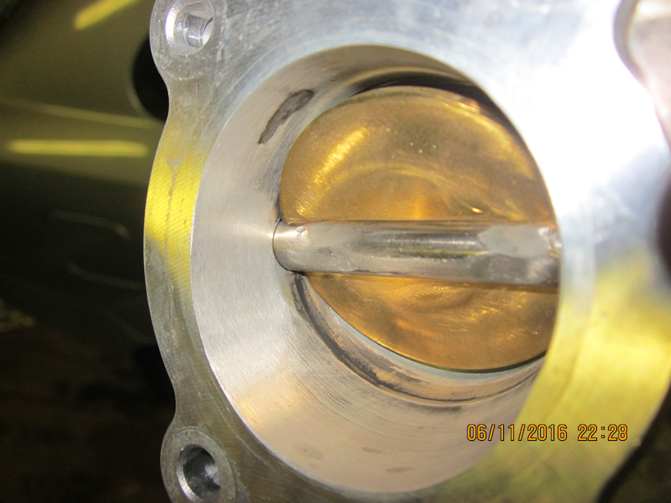 ДУ после очистки очистителем карбюратора. Ветошью специально не тёр. — Daewoo Gentra