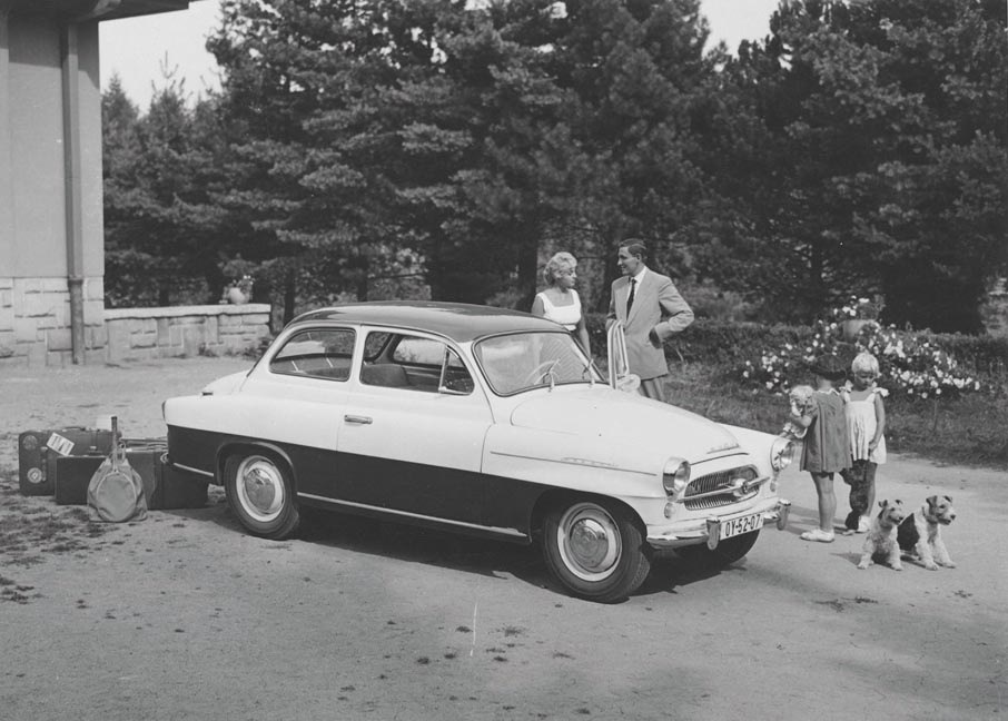 skoda octavia история модели. 10c067cs 960. skoda octavia история модели фото. skoda octavia история модели-10c067cs 960. картинка skoda octavia история модели. картинка 10c067cs 960. «Шкоду» быстро полюбили в России. А за счет того, что бренд принадлежит WV, родился стереотип, что чехи выпускают тех же «немцев», только дешевле. Octavia стала настолько популярной, что некоторые комплектации на вторичке стали дороже «Суперба» и «Гольфа». Именно она превратила бренд Skoda из невзрачного брата немцев в узнаваемую компанию. skoda octavia история модели. 10c067cs 960. skoda octavia история модели фото. skoda octavia история модели-10c067cs 960. картинка skoda octavia история модели. картинка 10c067cs 960. «Шкоду» быстро полюбили в России. А за счет того, что бренд принадлежит WV, родился стереотип, что чехи выпускают тех же «немцев», только дешевле. Octavia стала настолько популярной, что некоторые комплектации на вторичке стали дороже «Суперба» и «Гольфа». Именно она превратила бренд Skoda из невзрачного брата немцев в узнаваемую компанию.