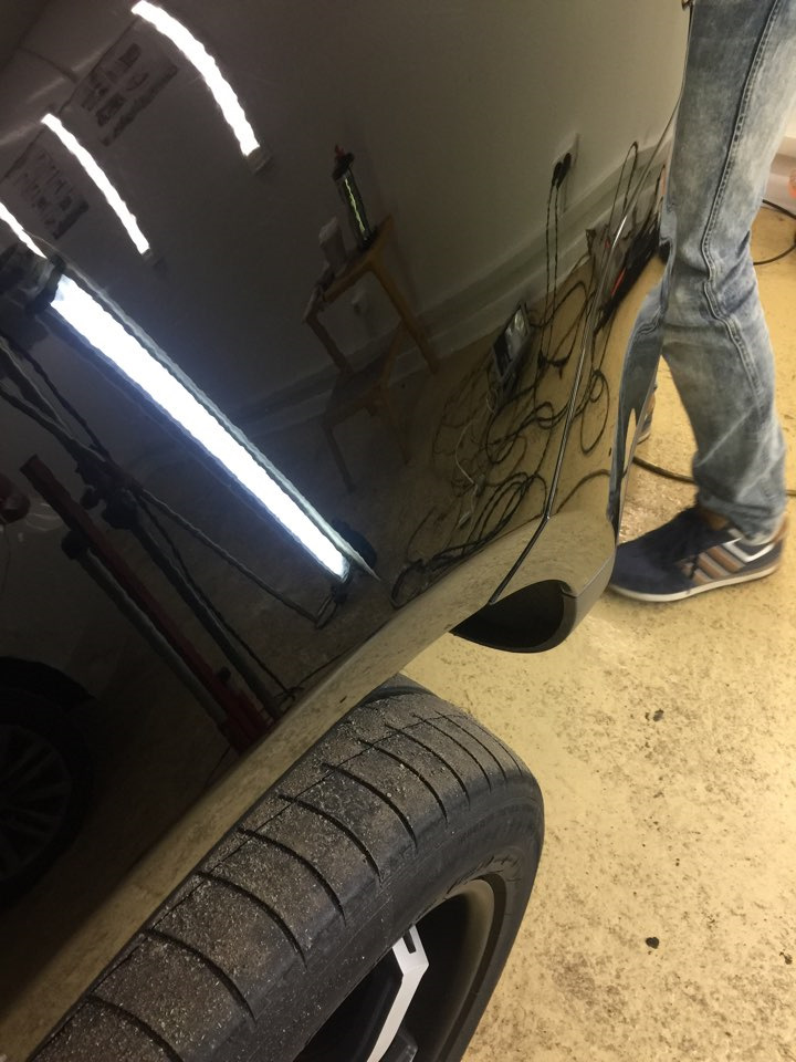 Выправление вмятин без покраски — Volkswagen Touareg (1G), 2,5 л, 2008 ...