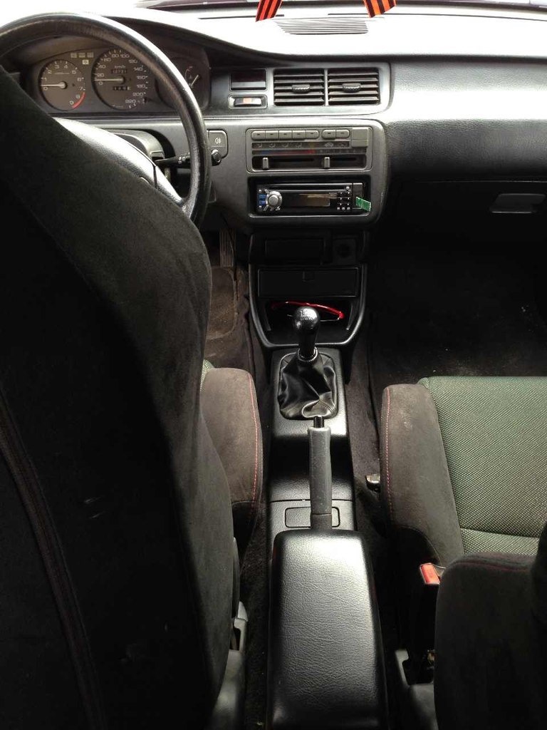 Черная борода и подлокотник — Honda Civic Hatchback (5G), 1,8 л, 1994 ...