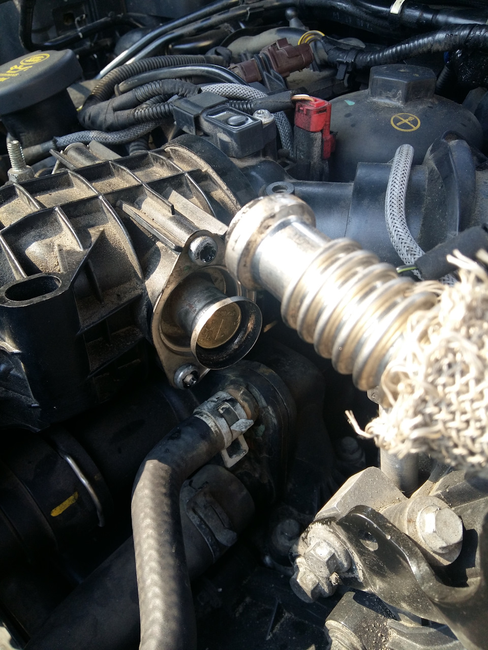 Как правильно удалить ЕГР? — Land Rover Discovery III, 2,7 л, 2007 года ...