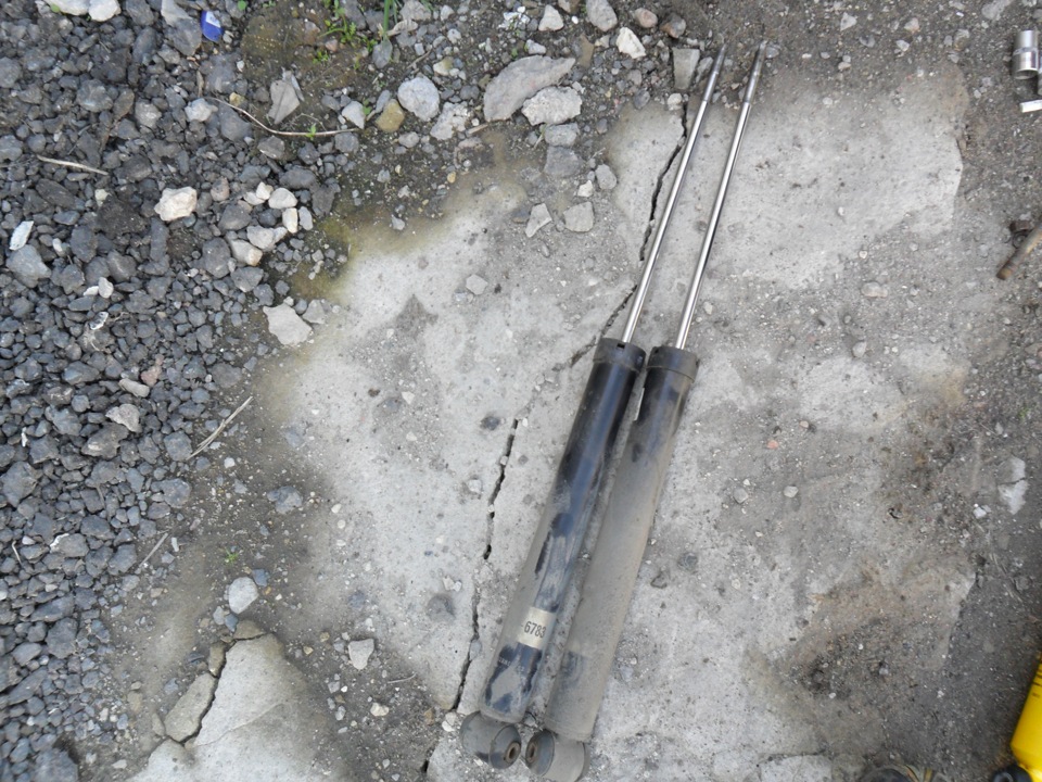 Задние амортизаторы — Москвич Святогор, 2 л, 1999 года | тюнинг | DRIVE2