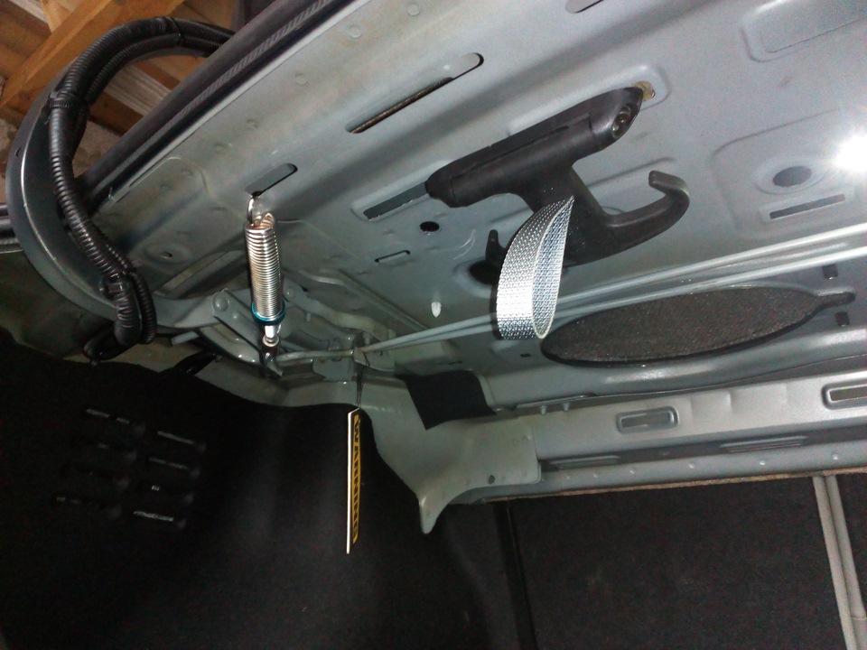Крюк в багажник ч. 2 — Chevrolet Cruze (1G), 1,8 л, 2012 года ...