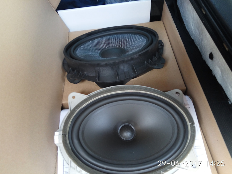 Lexus ct200h hot sale speakers