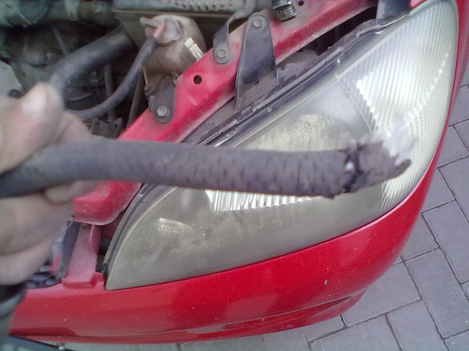 разборка панели тахометра + замена топливного фильтра + сдохла сигналка ...