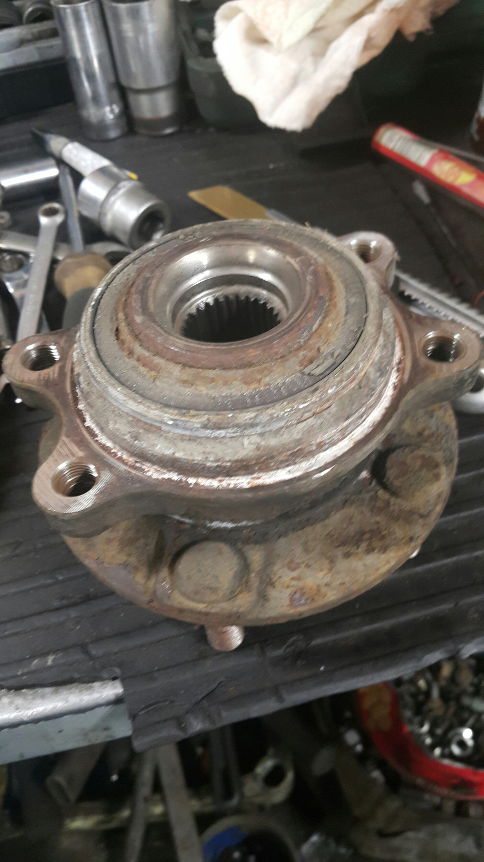 Поменял ступичный подшипник — Infiniti M (3G), 3,7 л, 2012 года | визит ...