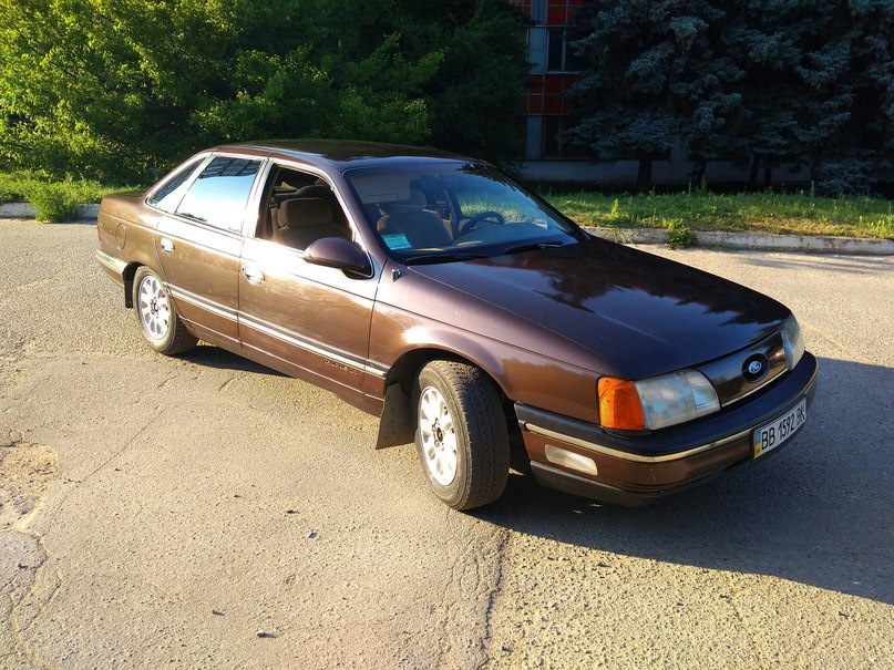 Ford Taurus 1990 салон