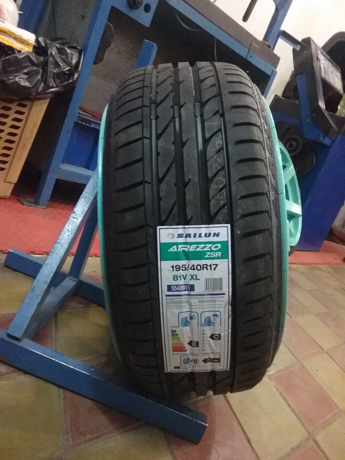 Zmax tire zealion. Sailun Atrezzo ZSR r17 195/40. 315/35 R20 Sailun Atrezzo ZSR SUV XL 110y. Sailun Atrezzo ZSR 215/45 r17. Sailun ZSR 195/45 r16.