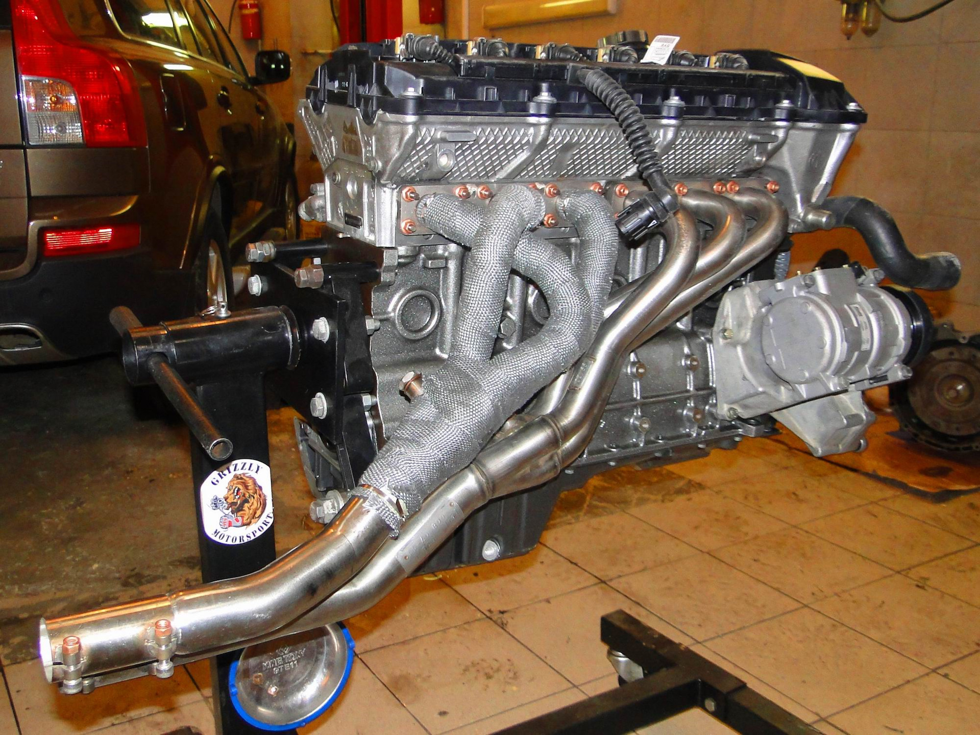 Двигатель S52B32. 