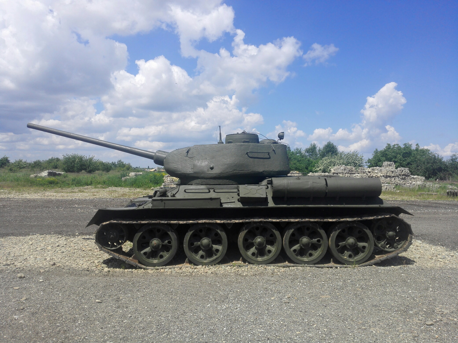 залетаем на стрим танков фото. рандом танки. танк простая 3д модель. обои вот. простые танки.