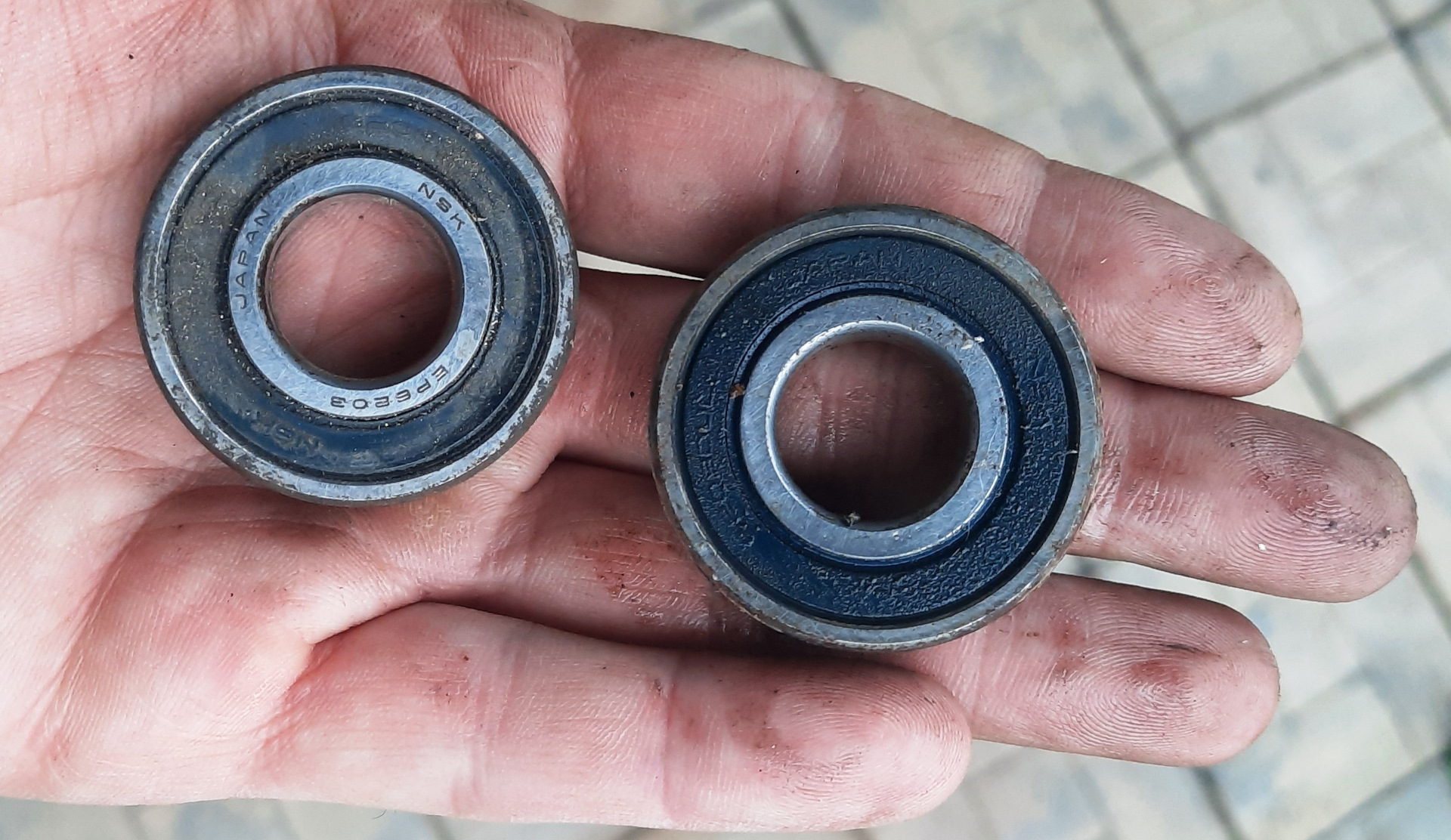 Надёжная ролики от мазда 3 16. Замена подшипников в роликах мазда 6 gh. Обводной ролик мазда 6 gh 2. Подшипник генератора мазда 6 gg. Подшипник ролика натяжителя мазда 3 1.