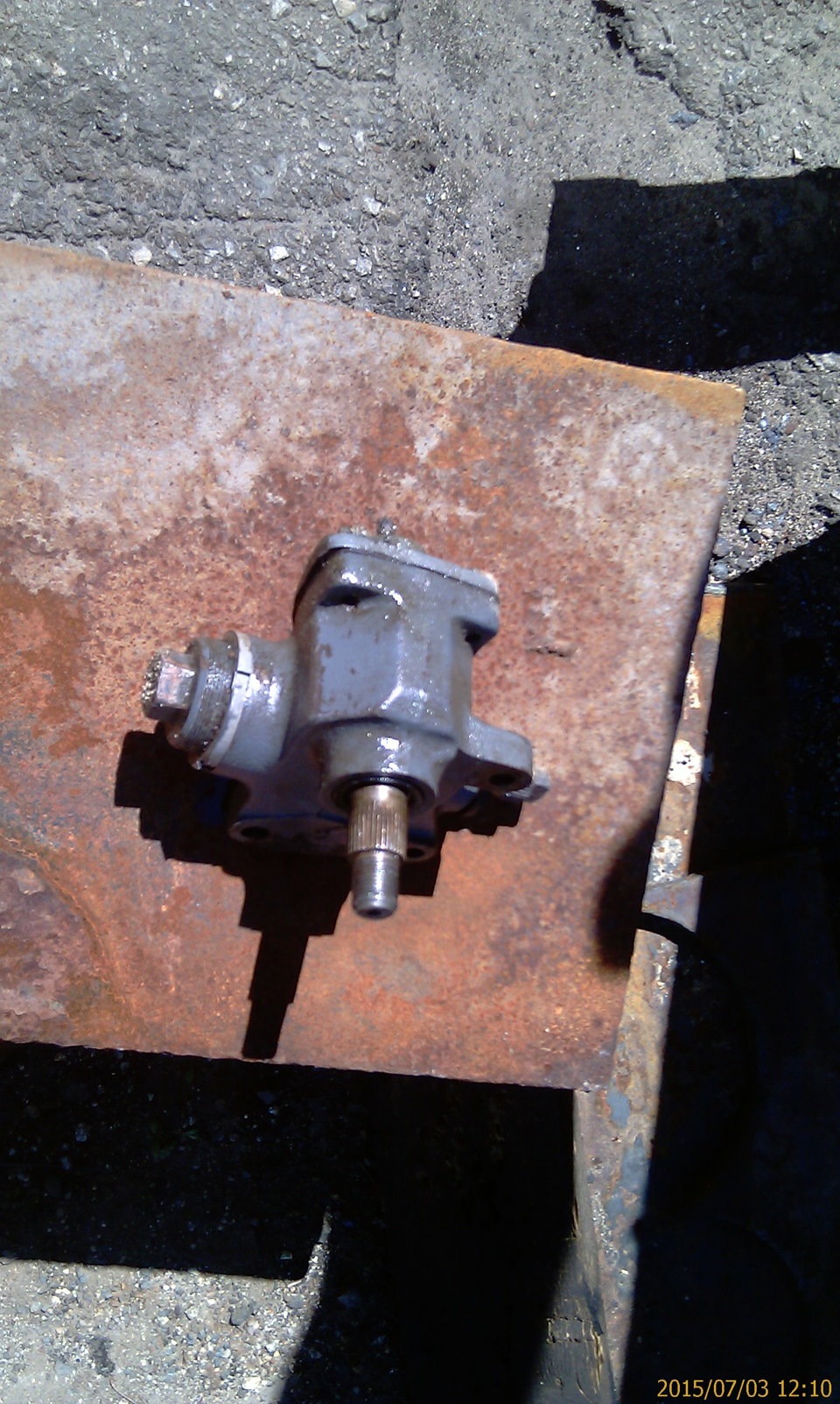 Всем доброго времени — занялся установкой рулевого редуктора — ЛуАЗ 969 ...