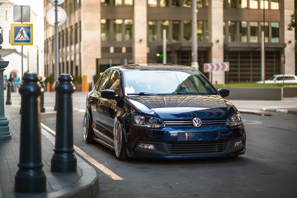 Volkswagen Polo sedan stance