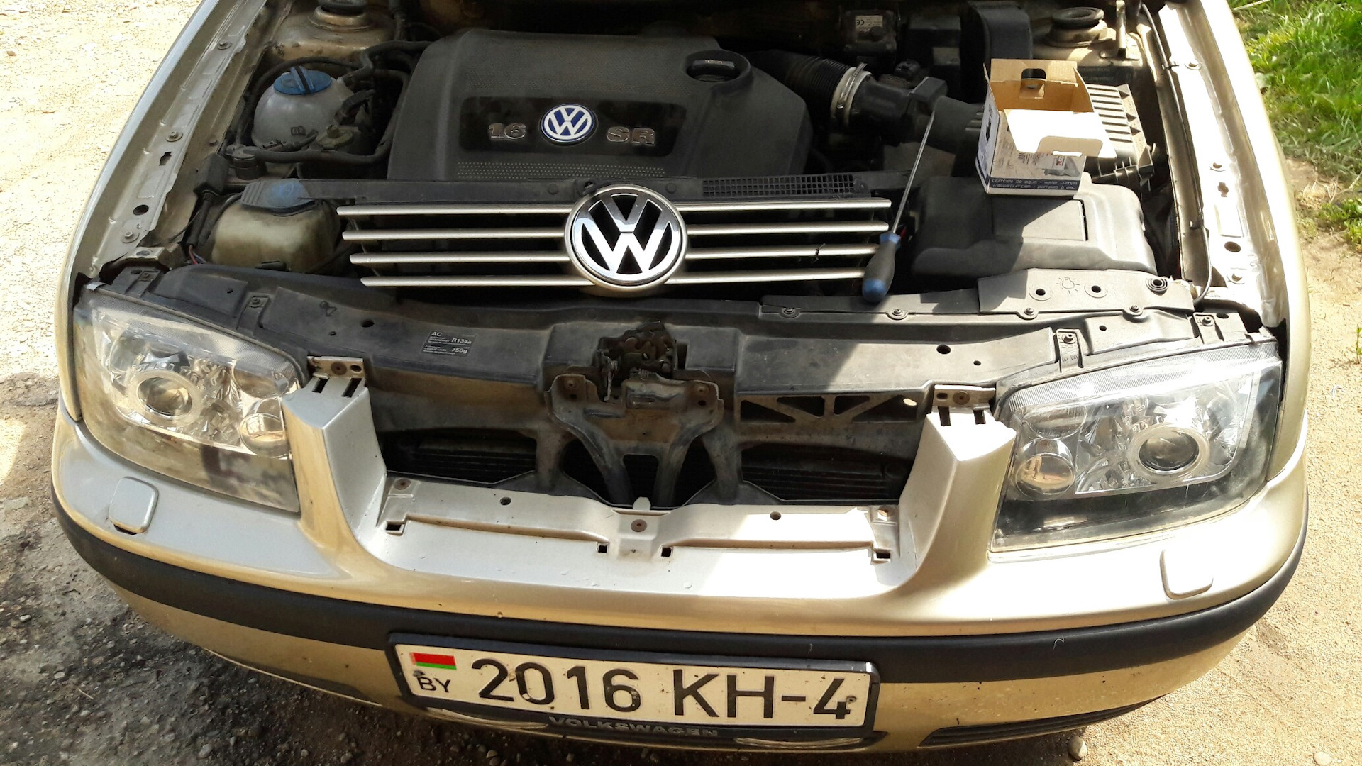 Как снять фару на фольксваген бора Снял бампер и фары на боре . - Volkswagen Bora, 1,6 л, 2003 года своими руками D