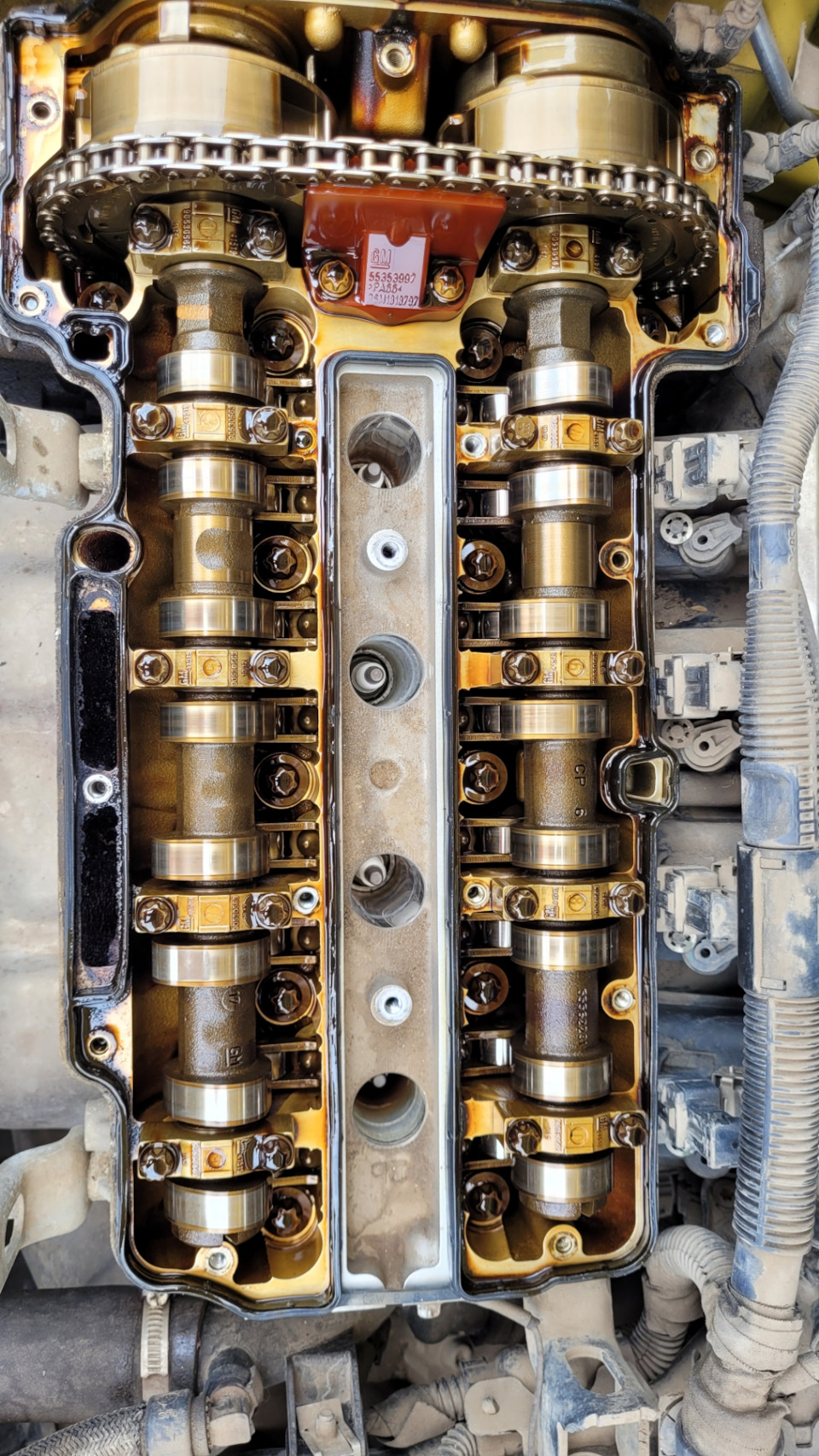 Замена прокладки клапанной крышки и свечей — Opel Corsa D, 1,2 л, 2011 ...