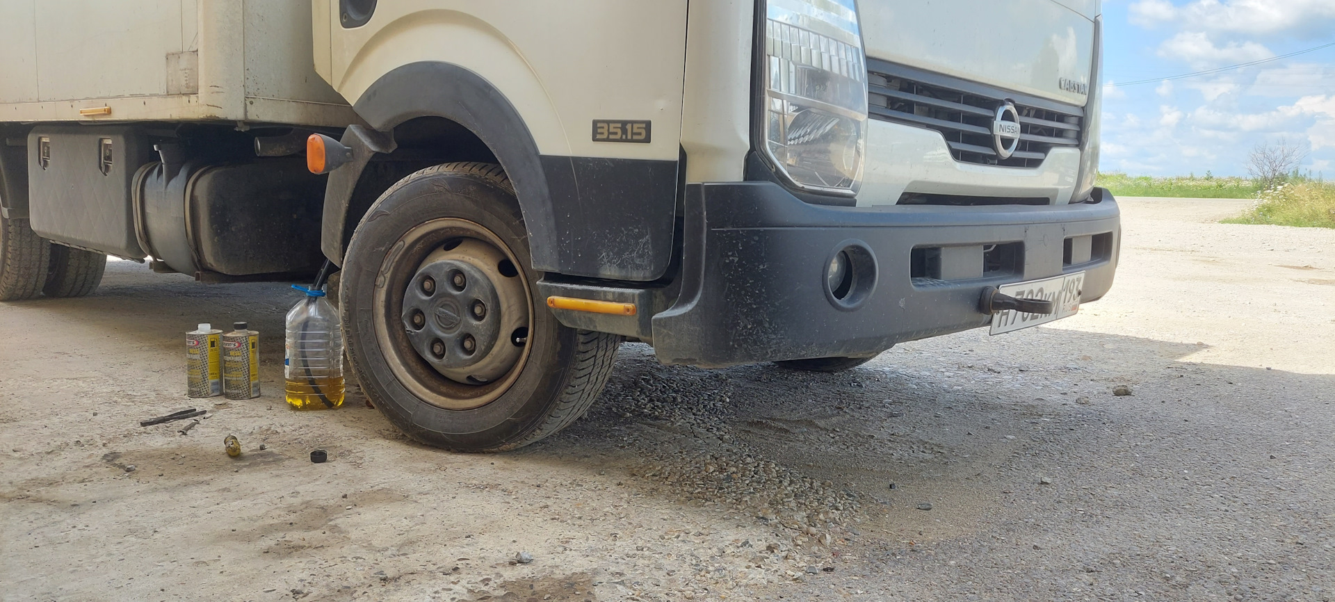 Промывка топливной. — Nissan Cabstar, 3 л, 2013 года | плановое ТО | DRIVE2