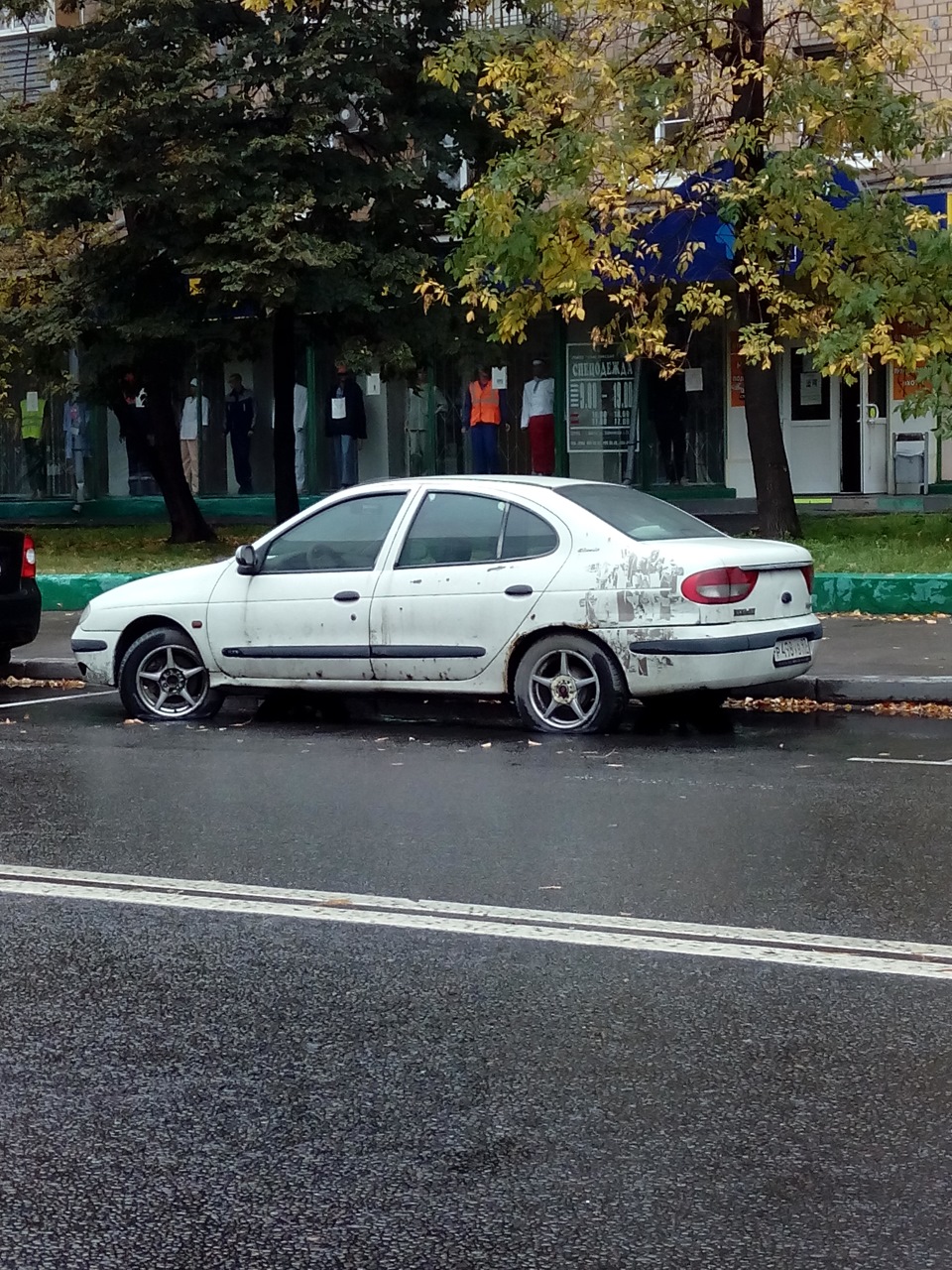 брошенный рено на башиловке. — Сообщество «Брошенные Машины» на DRIVE2