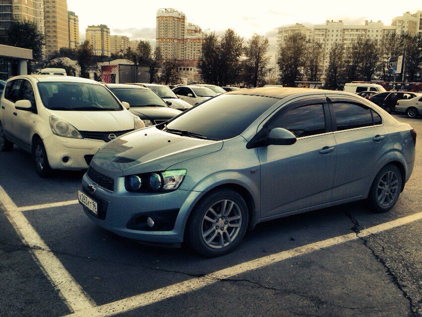 Авео т300 белая. Шевроле Авео т300 хаки. Chevrolet Aveo бункер. Aveo t300 тонированная.