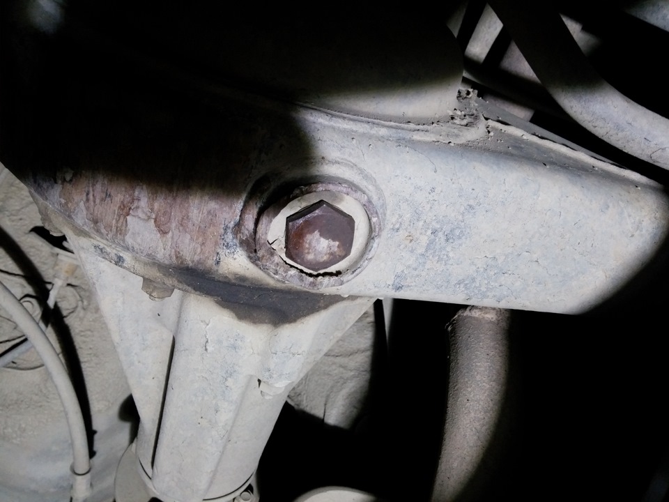Сливная пробка. — Toyota Sprinter (90), 1,6 л, 1990 года | своими ...