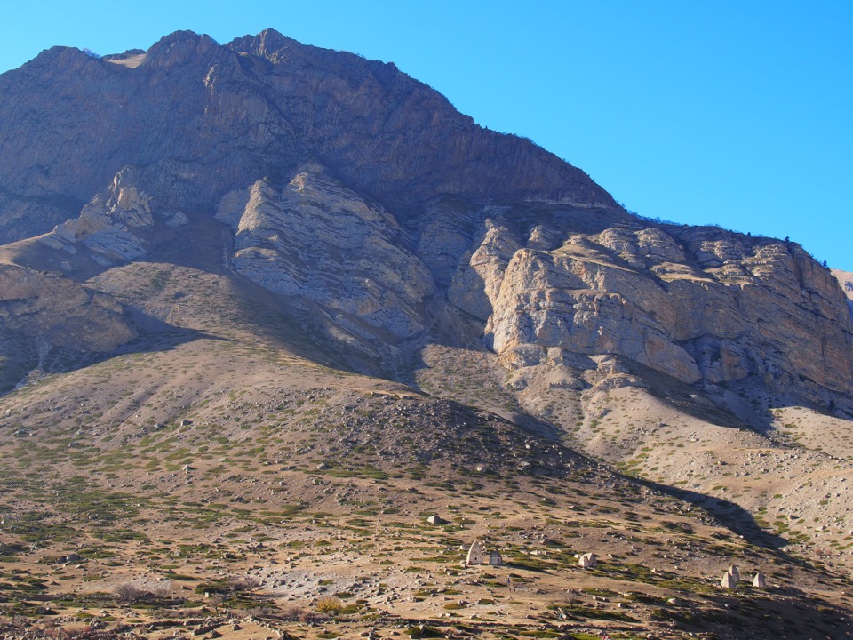 Город мертвых рядом с Эль-Тюбю — Jeep Cherokee (KJ)