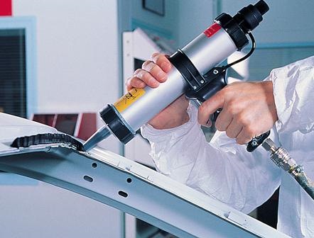 111b02s 960 Как наносить клей на стекло на авто