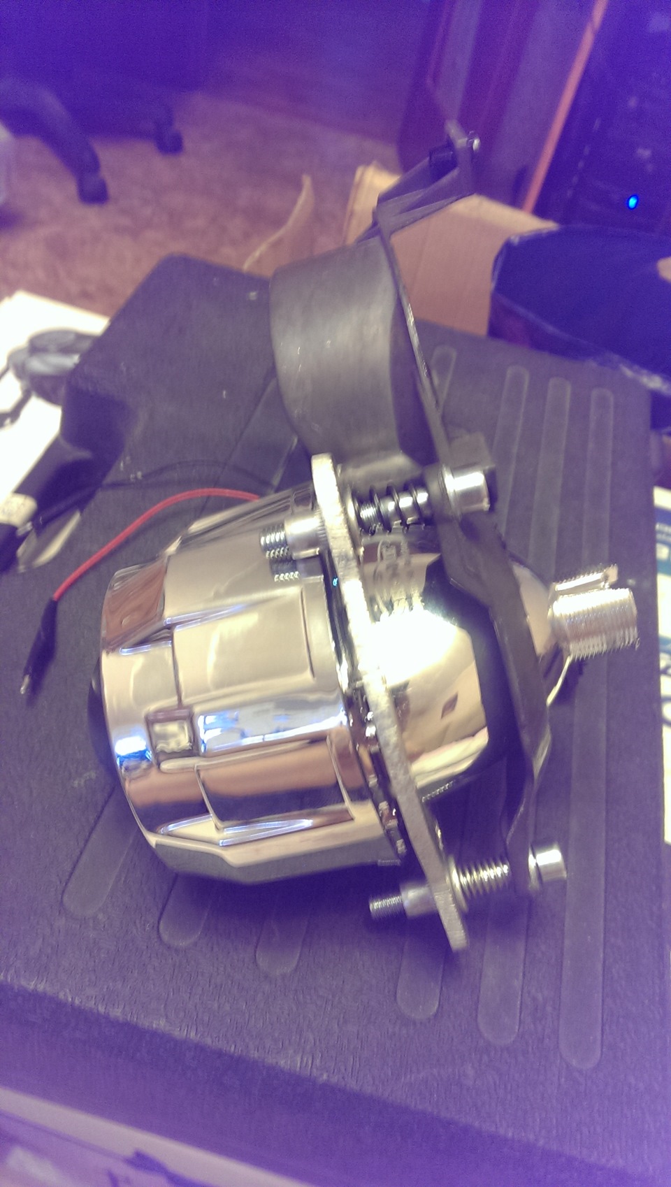 теперь к штатной рамке на три точки крепления — Great Wall Safe