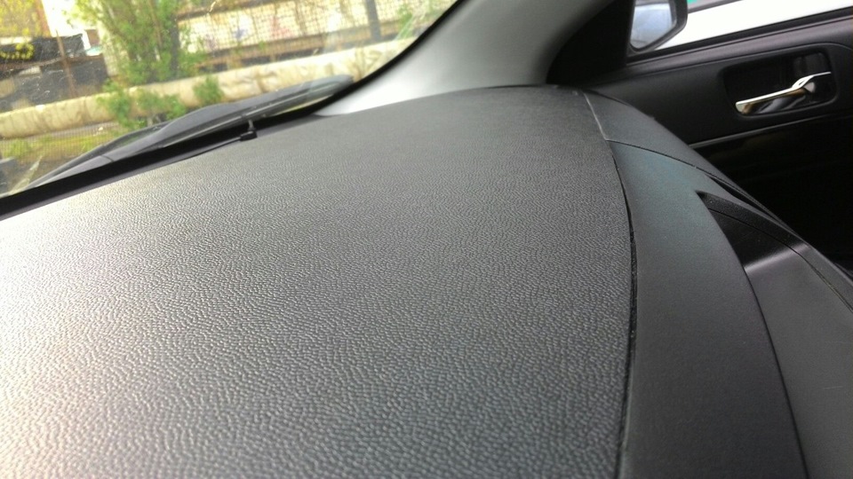 Полироль приборной панели. — Mitsubishi Lancer X, 1,8 л, 2008 года ...