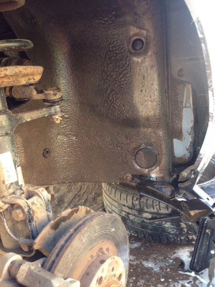 отмытый подкрылок — Lada Приора седан