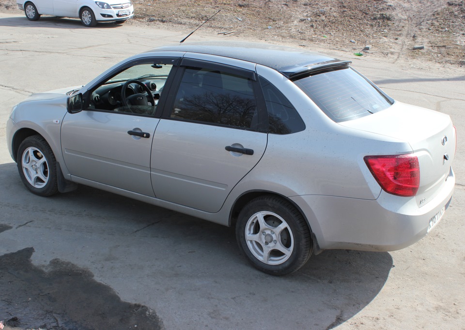 16. Козырёк на заднее стекло. — Lada Гранта (1G), 1,6 л, 2013 года ...