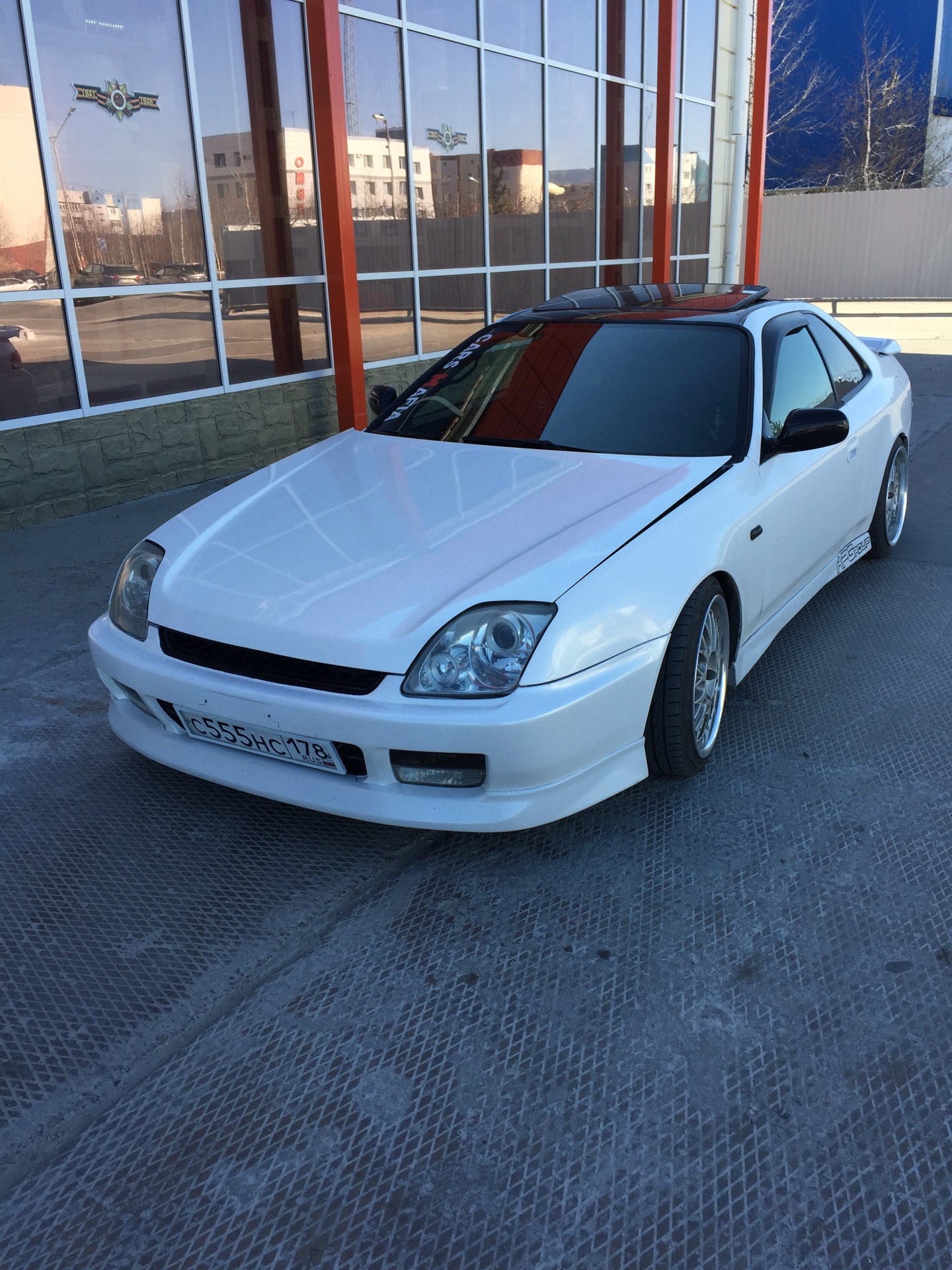 Машина Honda Prelude