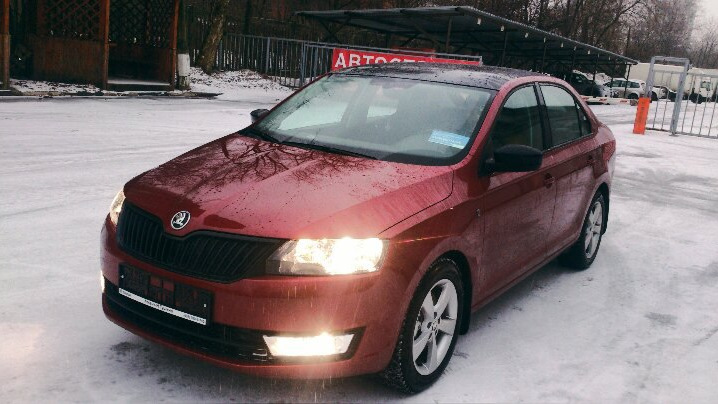 Красный Ruby Skoda Rapid