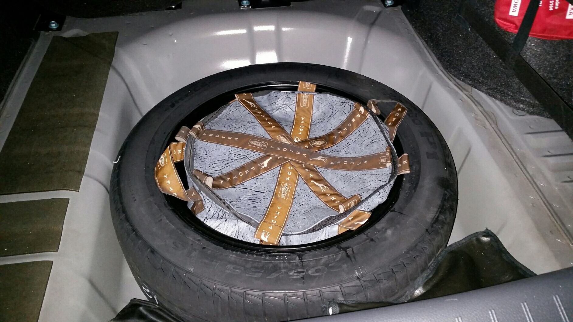 Запасное колесо энгельс полиграфическая. Запаска Hyundai r19. Запаска колесо w203. Запасное колесо v300 Mercedes. Запасное колесо Passat b7.