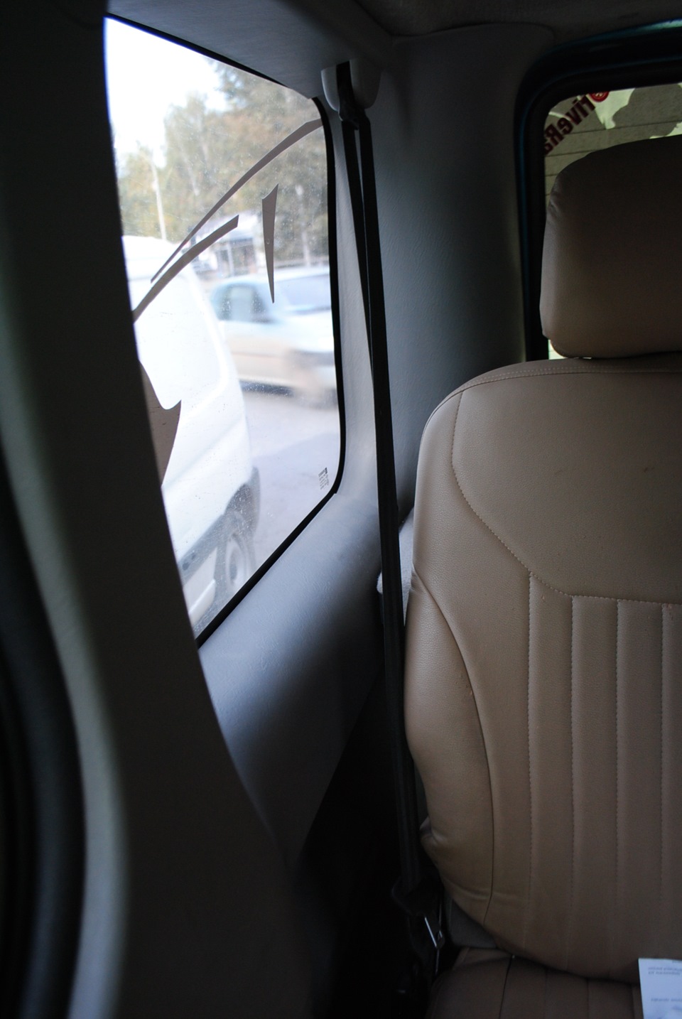 крепление ремней безопасности на задних сиденьях! — Renault Trafic (2G ...