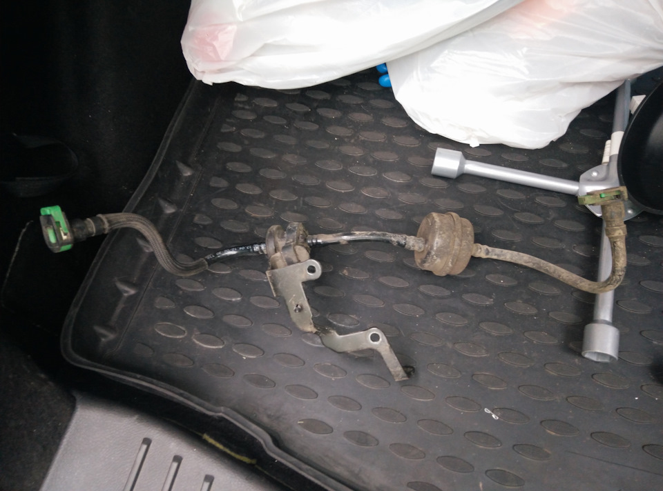 2л. МКПП.Тупит, дёргается при разгоне, кивки при переключении передач ...