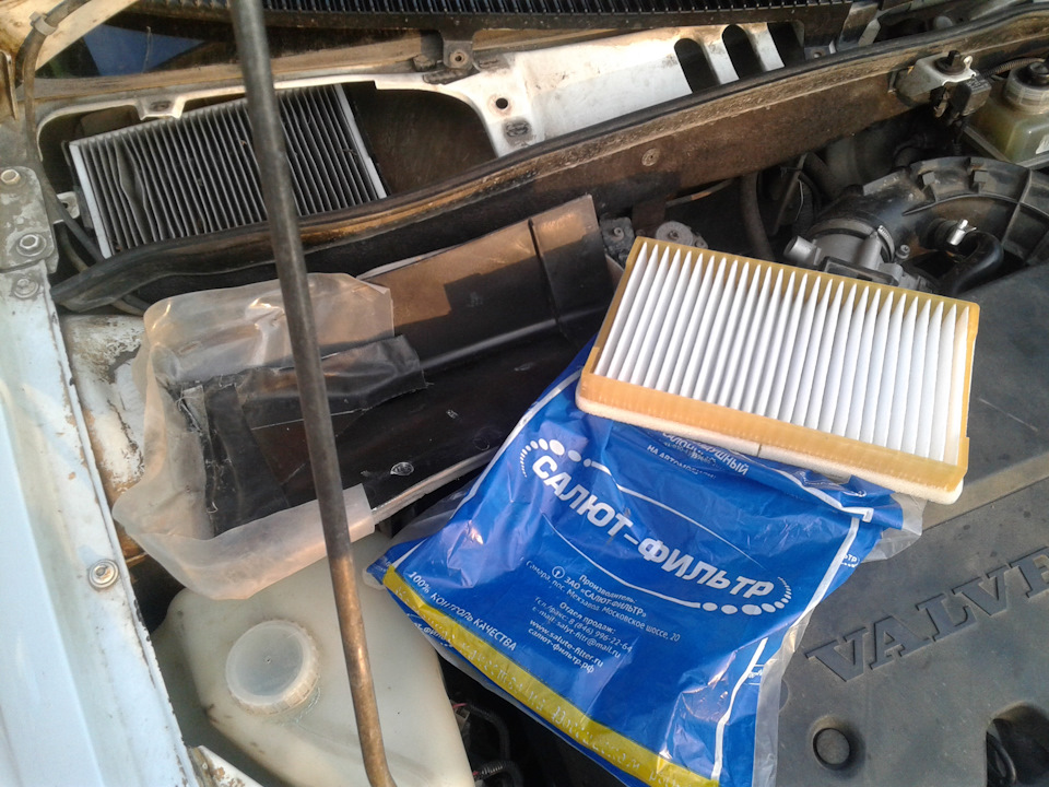 Фильтр салона и его кожух. — Lada Калина хэтчбек, 1,4 л, 2012 года ...