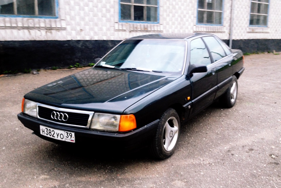 Ауди 100 1988. Audi 100 1988.