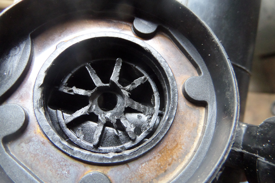 Кто-то погрыз что ли? — Audi A2